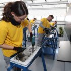 Los trabajadores del sector industrial sufren menos parcialidad. RAMIRO