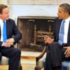 David Cameron charla con Barak Obama durante su encuentro de ayer en la Casa Blanca.