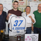 Costoya con su nueva camiseta junto a Rafa Gijosa, Tano Franco y Cabero. SECUNDINO PÉREZ