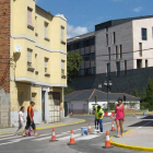 Obras en la avenida del Bierzo de Bembibre, para recuperar el doble sentido de la circulación.