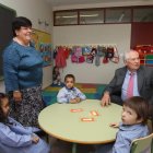 Mercedes Fernández y Guillermo García, con un grupo de alumnos del Ponferrada XII.