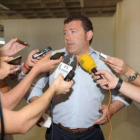 Javier Baena, presidente de la Cultural, atiende a la prensa .