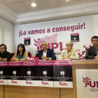 Los leonesistas Santos, Fernández Caurel, Valdeón, Fernández Velilla y Rodríguez Brasas en la rueda de prensa. DL