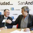 Los alcaldes Alfredo García y Miguel Martínez firman el convenio