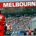 Rubens Barrichello siguió la estela de Schumacher, en unos entrenamientos vistos por mucho público