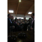 Arias y Sánchez flanquean a ediles y a Belén Fernández.