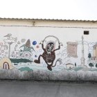 Villamandos ofrece varios atractivos a los visitantes. Sus bodegas o su iglesia, con un importante retablo a nivel artístico y cultural, además de varias rutas para los amantes de la naturaleza, son algunos de sus puntos fuertes.