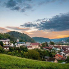 Vista de Sevnica, el bucólico pueblo esloveno donde nació Melania Trump.