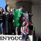Estudiantes de medicina protestan contra Bouteflika en Argel.