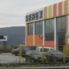 Imagen de las instalaciones de la firma Serex, en el polígono de Toral, ayer por la mañana