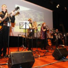 Un momento de la actuación de La Braña anoche en el Auditorio de Caja España.