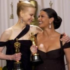 Nicole Kidman y Catherine Zeta Jones celebran los Oscar conseguidos por ambas