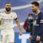 Benzema y Messi en el duelo de octavos de final de la Champions. EFE