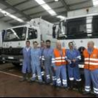 El equipo de operarios del servicio de limpieza de Tecmed
