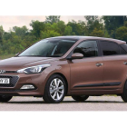 Hyundai dota a su renovado utilitario i20 de mayor empaque, en lo estilístico y tecnológico.