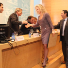 Ana María Berrot, coordinadora de trasplantes y José Luis Burón, gerente del Hospital de León.