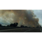 El fuego provocó una densa humareda que se vislumbraba desde varios puntos de la provincia. PLANILLO