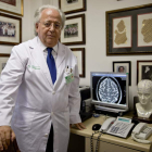 El jefe del Servicio de Neurología, Óscar Fernández.