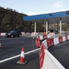 Nuevo sistema de peaje instalado en la autopista del Huerna, en la salida hacia Villablino