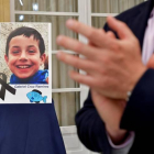 Retrato del niño Gabriel Cruz colocado en el patio de la diputacion de Almería, donde hoy se ha convocado un pleno extraordinario para declarar tres días de luto por su muerte