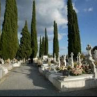 Comprar una sepultura en Cacabelos otorga ahora un derecho limitado sólo por diez años para su uso