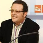 Alfredo Villaverde, procurador socialista, desveló nuevas pesquisas en la trama solar