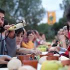 La cena medieval reunió anoche a 230 comensales al aire libre, en el entorno del monasterio de Carracedo.
