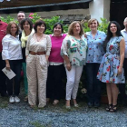 Foto de familia de algunos de los miembros de la nueva asociación literaria creada en el Bierzo. DL