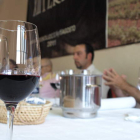 Imagen de la cata profesional de vinos, que siempre juega un papel protagonista en la Feria Vitivinícola de Gordoncillo.