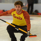 De Paz se ha convertido en uno de los líderes del curling español. El leonés no sólo es futuro, también presente en este deporte
