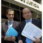 Barreda y Barrio, del PP vasco, ayer frente a los juzgados