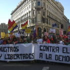Miles de personas pertenecientes a diversos colectivos protestando en Madrid por la política de recortes llevada a cabo por el Gobierno.
