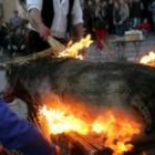 Matanza del cerdo en la festividad de San Martín durante una celebración en el Barrio Húmedo de León