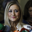 La presidenta regional Cristina Cifuentes responde a los medios a su llegada para comparecer en la comision de investigacion por corrupcion de la Asamblea de Madrid sobre los contratos de adjudicacion de la cafeteria del Parlamento en 2009 y 201
