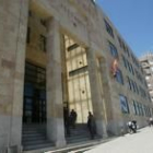 En los Tribunales de León se juzgó ayer a un acusado de un delito contra la intimidad