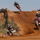 Alfonso Ortega por delante de Juan Luis Paino tras completar uno de los saltos de La Salgada