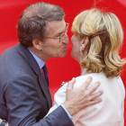 Alberto Núñez Feijóo con Esperanza Aguirre, en una foto de archivo. SERGIO PÉREZ