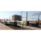 Instalaciones de Renfe en la capital leonesa, con el nuevo edificio de control al fondo.