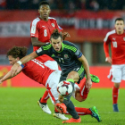 Gareth Bale, con la selección de Gales en acción ante durante la fase clasificatoria. CHRISTIAN BRUNA