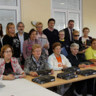 García, De Celis, Martínez y usuarios de los programas de mayores, en el reparto de tablets