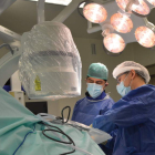 El Hospital de León ha efectuado 10.027 operaciones este año hasta septiembre. DL