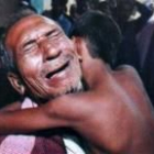 Los familiares de los pasajeros del Ferry lloran a las víctimas