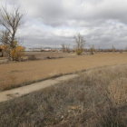 En estos terrenos, entre la ronda Este y la carretera de La Granja, se ubicará el nuevo centro comercial Reino de León. RAMIRO