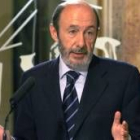 El ministro comunicó desde el Congreso de los Diputados las intenciones de ETA para esta semana