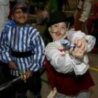 Algunos de los niños de Bembibre eligieron trajes de piratas y mosqueteros, con arma incluida