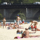 Estado que presentaba ayer al mediodía la playa fluvial de Las Moreras, en Valladolid capital.
