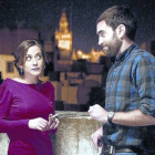 María León y Jon Plazaola, en la telecomedia 'Allí abajo'.