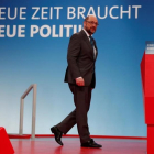 Schulz inspecciona la sala de convenciones donde se celebrará el congreso del SPD bajo el eslogan Nuevos tiempos necesitan nuevas políticas, en Bonn, el 20 de enero.