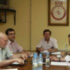 Guereñu, segundo por la izquierda, espera las ayudas municipales presupuestadas.