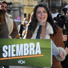 La diputada de Vox, Macarena Olona, ayer en Palencia. PABLO MARTÍN